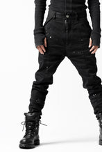 Load image into Gallery viewer, DEFORMATER.® "SPLASH" SLIM FIT JEANS WITH FLAP DETAIL / VERTICAL DENIM (BLACK OVER DYED)