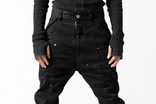 Load image into Gallery viewer, DEFORMATER.® "SPLASH" SLIM FIT JEANS WITH FLAP DETAIL / VERTICAL DENIM (BLACK OVER DYED)