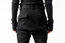 Load image into Gallery viewer, DEFORMATER.® "SPLASH" SLIM FIT JEANS WITH FLAP DETAIL / VERTICAL DENIM (BLACK OVER DYED)