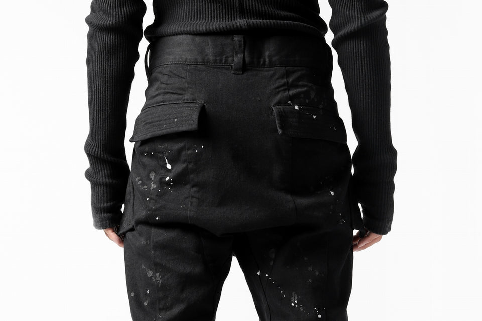 Load image into Gallery viewer, DEFORMATER.® "SPLASH" SLIM FIT JEANS WITH FLAP DETAIL / VERTICAL DENIM (BLACK OVER DYED)