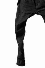 Load image into Gallery viewer, DEFORMATER.® "SPLASH" SLIM FIT JEANS WITH FLAP DETAIL / VERTICAL DENIM (BLACK OVER DYED)