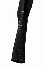 Load image into Gallery viewer, DEFORMATER.® "SPLASH" SLIM FIT JEANS WITH FLAP DETAIL / VERTICAL DENIM (BLACK OVER DYED)
