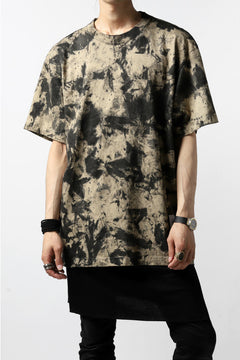 Load image into Gallery viewer, DEFORMATER.® "SPLASH" BACK LOGO TEE / MOTTLED DYING (LIGHT BEIGE)