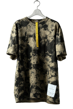 Load image into Gallery viewer, DEFORMATER.® "SPLASH" BACK LOGO TEE / MOTTLED DYING (LIGHT BEIGE)