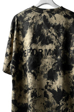 Load image into Gallery viewer, DEFORMATER.® "SPLASH" BACK LOGO TEE / MOTTLED DYING (LIGHT BEIGE)
