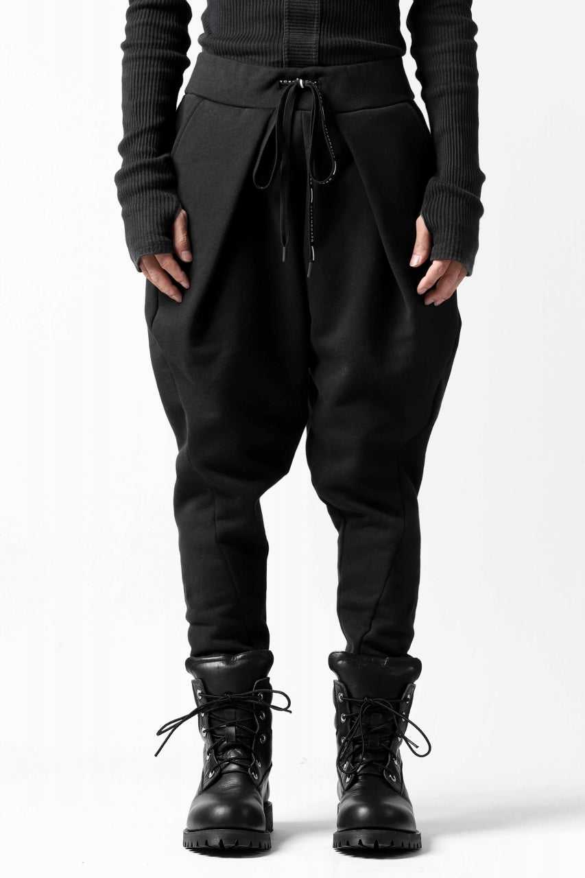 Load image into Gallery viewer, DEFORMATER.® FOLDING TUCK JOGGER PANTS / FLEECY HEAT COTTON (BLACK)