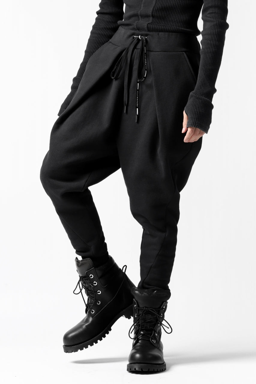 Load image into Gallery viewer, DEFORMATER.® FOLDING TUCK JOGGER PANTS / FLEECY HEAT COTTON (BLACK)