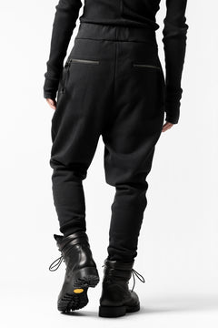 Load image into Gallery viewer, DEFORMATER.® FOLDING TUCK JOGGER PANTS / FLEECY HEAT COTTON (BLACK)