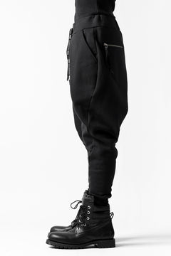 Load image into Gallery viewer, DEFORMATER.® FOLDING TUCK JOGGER PANTS / FLEECY HEAT COTTON (BLACK)