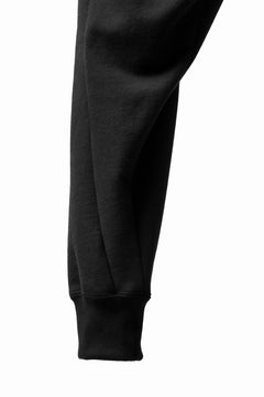 Load image into Gallery viewer, DEFORMATER.® FOLDING TUCK JOGGER PANTS / FLEECY HEAT COTTON (BLACK)