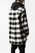 画像をギャラリービューアに読み込む, DEFORMATER.® HOODED SHIRT JACKET / HEAVY FLANNEL PLAID (WHITE×BLACK)