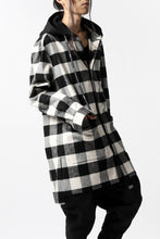 画像をギャラリービューアに読み込む, DEFORMATER.® HOODED SHIRT JACKET / HEAVY FLANNEL PLAID (WHITE×BLACK)