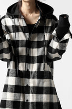 画像をギャラリービューアに読み込む, DEFORMATER.® HOODED SHIRT JACKET / HEAVY FLANNEL PLAID (WHITE×BLACK)