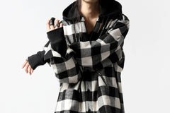 画像をギャラリービューアに読み込む, DEFORMATER.® HOODED SHIRT JACKET / HEAVY FLANNEL PLAID (WHITE×BLACK)