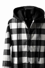 画像をギャラリービューアに読み込む, DEFORMATER.® HOODED SHIRT JACKET / HEAVY FLANNEL PLAID (WHITE×BLACK)