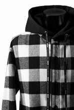 画像をギャラリービューアに読み込む, DEFORMATER.® HOODED SHIRT JACKET / HEAVY FLANNEL PLAID (WHITE×BLACK)