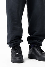 画像をギャラリービューアに読み込む, DEFORMATER.® THREE PROCESSING SWEAT JOGGER PANT - DYED/BIO/FROST EFFECT (VINTAGE BLACK)