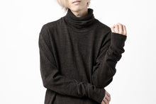 画像をギャラリービューアに読み込む, KLASICA SMOKE SMOOTH TURTLE NECK PULL / JACQUARD KNIT JERSEY (DARK OLIVE)
