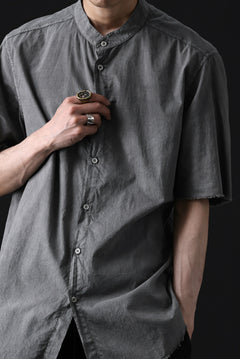 Load image into Gallery viewer, daub SHORT SLEEVE SHIRT / COLD DYED ORGANIC COTTON (GREY)
