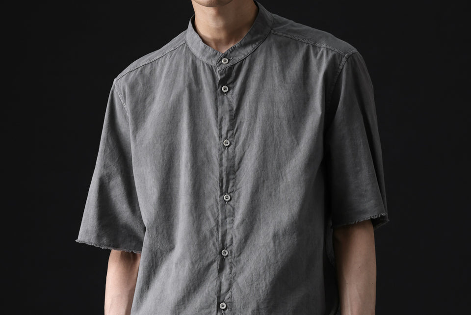 Load image into Gallery viewer, daub SHORT SLEEVE SHIRT / COLD DYED ORGANIC COTTON (GREY)