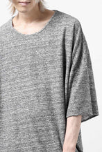 Load image into Gallery viewer, ISAMU KATAYAMA BACKLASH RANDOM PILE FABRIC SHORT SLEEVE CUT & SEWN (GREY)