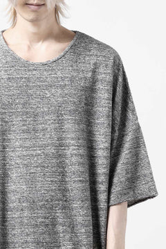 Load image into Gallery viewer, ISAMU KATAYAMA BACKLASH RANDOM PILE FABRIC SHORT SLEEVE CUT & SEWN (GREY)