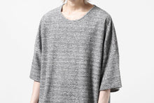 Load image into Gallery viewer, ISAMU KATAYAMA BACKLASH RANDOM PILE FABRIC SHORT SLEEVE CUT & SEWN (GREY)