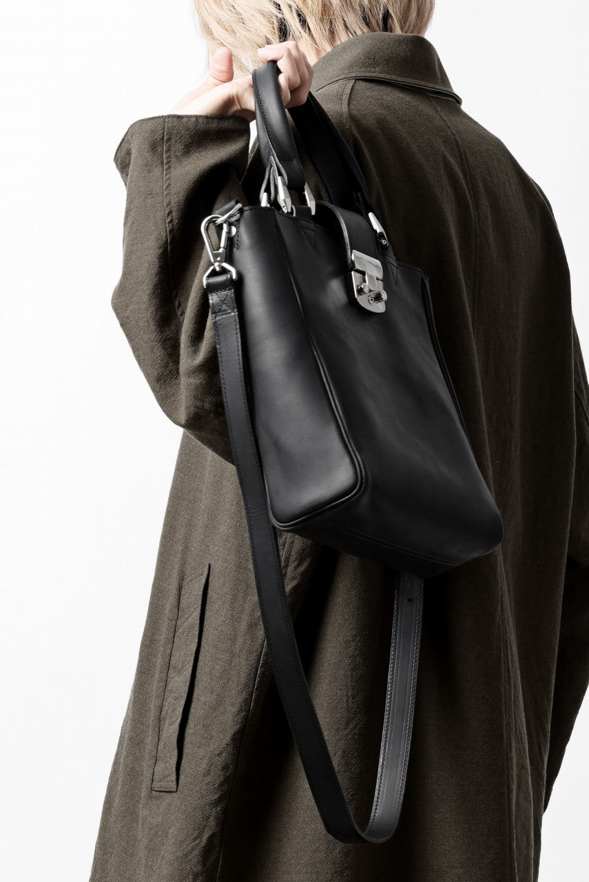 Load image into Gallery viewer, ISAMU KATAYAMA BACKLASH 2WAY SHOULDER & TOTE BAG / GUIDI OILED CALF (BLACK)