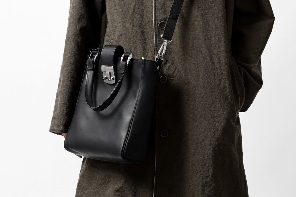 Load image into Gallery viewer, ISAMU KATAYAMA BACKLASH 2WAY SHOULDER & TOTE BAG / GUIDI OILED CALF (BLACK)