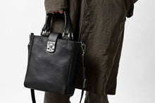 Load image into Gallery viewer, ISAMU KATAYAMA BACKLASH 2WAY SHOULDER & TOTE BAG / GUIDI OILED CALF (BLACK)
