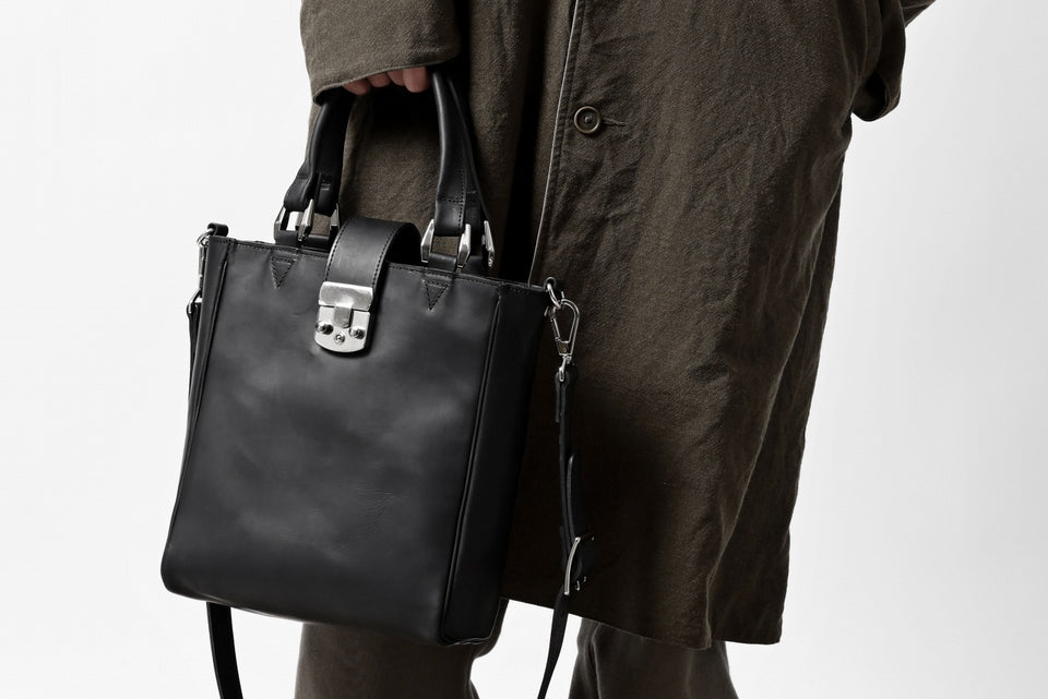 Load image into Gallery viewer, ISAMU KATAYAMA BACKLASH 2WAY SHOULDER & TOTE BAG / GUIDI OILED CALF (BLACK)