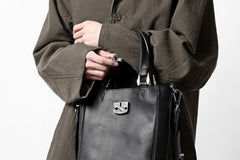 Load image into Gallery viewer, ISAMU KATAYAMA BACKLASH 2WAY SHOULDER & TOTE BAG / GUIDI OILED CALF (BLACK)