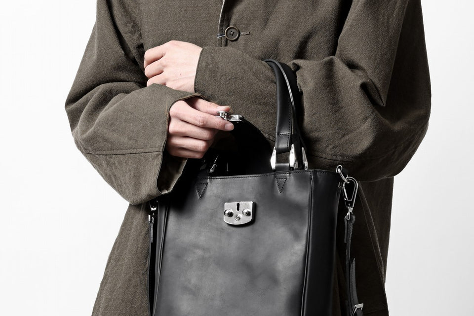 Load image into Gallery viewer, ISAMU KATAYAMA BACKLASH 2WAY SHOULDER & TOTE BAG / GUIDI OILED CALF (BLACK)
