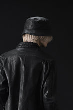 画像をギャラリービューアに読み込む, ISAMU KATAYAMA BACKLASH BUCKET HAT / MONOCHROME LUXURY STEER (BLACK)