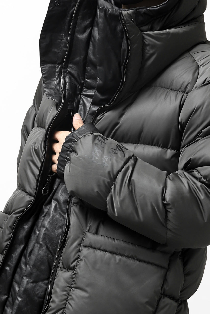 Load image into Gallery viewer, ISAMU KATAYAMA BACKLASH xx NANGA REVERSIBLE MOUNTAIN BELAY COAT / KANGAROO + NYLON x POLISH WHITE GOOSE (BLACK x GREY)