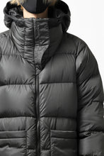 Load image into Gallery viewer, ISAMU KATAYAMA BACKLASH xx NANGA REVERSIBLE MOUNTAIN BELAY COAT / KANGAROO + NYLON x POLISH WHITE GOOSE (BLACK x GREY)