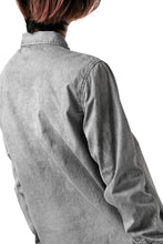 Load image into Gallery viewer, daub PLAIN COLLAR SHIRT / COLD DYED ORGANIC COTTON (GREY)