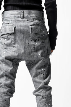画像をギャラリービューアに読み込む, DEFORMATER.® "SPLASH" SLIM FIT JEANS WITH FLAP DETAIL / VERTICAL DENIM (ASPHALT)