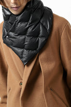 Load image into Gallery viewer, ISAMU KATAYAMA BACKLASH DOWN MUFFLER / KANGAROO + POLISH WHITE GOOSE (BLACK)