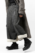 画像をギャラリービューアに読み込む, YUTA MATSUOKA buggy trousers / wool linen herringbone (charcoal grey)