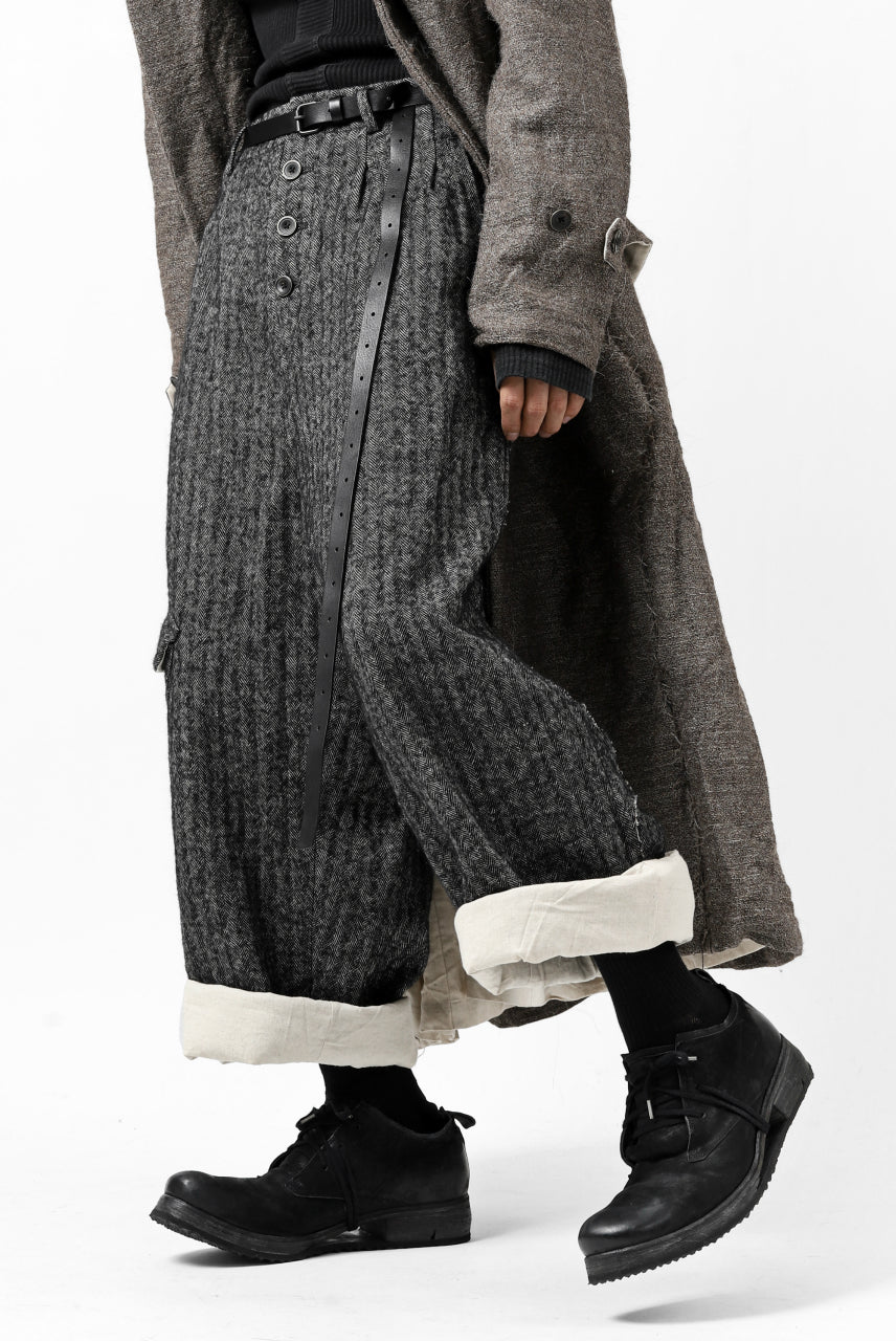 画像をギャラリービューアに読み込む, YUTA MATSUOKA buggy trousers / wool linen herringbone (charcoal grey)