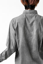 Load image into Gallery viewer, daub PLAIN COLLAR SHIRT / COLD DYED ORGANIC COTTON (GREY)