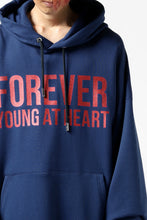 Load image into Gallery viewer, mastermind JAPAN SWEAT HOODIE / GLITTER LOGO (NAVY)