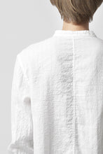 Load image into Gallery viewer, daub STRIPE LONG SHIRT / WASHED SOFT TWILL (WHITE)