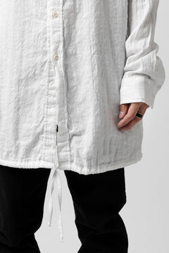 Load image into Gallery viewer, daub STRIPE LONG SHIRT / WASHED SOFT TWILL (WHITE)