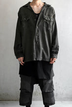 画像をギャラリービューアに読み込む, RESURRECTION HANDMADE distressed army shirt (DYEING KHAKI)