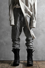 画像をギャラリービューアに読み込む, 11 BY BORIS BIDJAN SABERI CARGO POCKET PANT / STRETCH DENIM "P21B-F-1481" (ICE GREY)