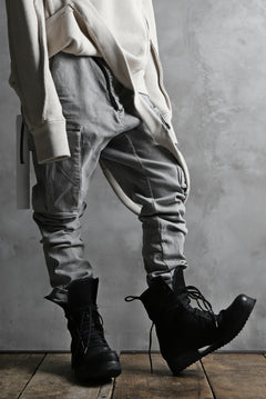 画像をギャラリービューアに読み込む, 11 BY BORIS BIDJAN SABERI CARGO POCKET PANT / STRETCH DENIM "P21B-F-1481" (ICE GREY)