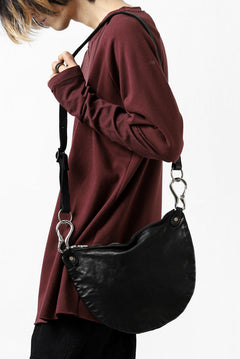 Load image into Gallery viewer, ISAMU KATAYAMA BACKLASH 2WAY BAM FLAP BAG / ITALY SHOULDER OBJECT DYED (BLACK)