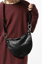 Load image into Gallery viewer, ISAMU KATAYAMA BACKLASH 2WAY BAM FLAP BAG / ITALY SHOULDER OBJECT DYED (BLACK)
